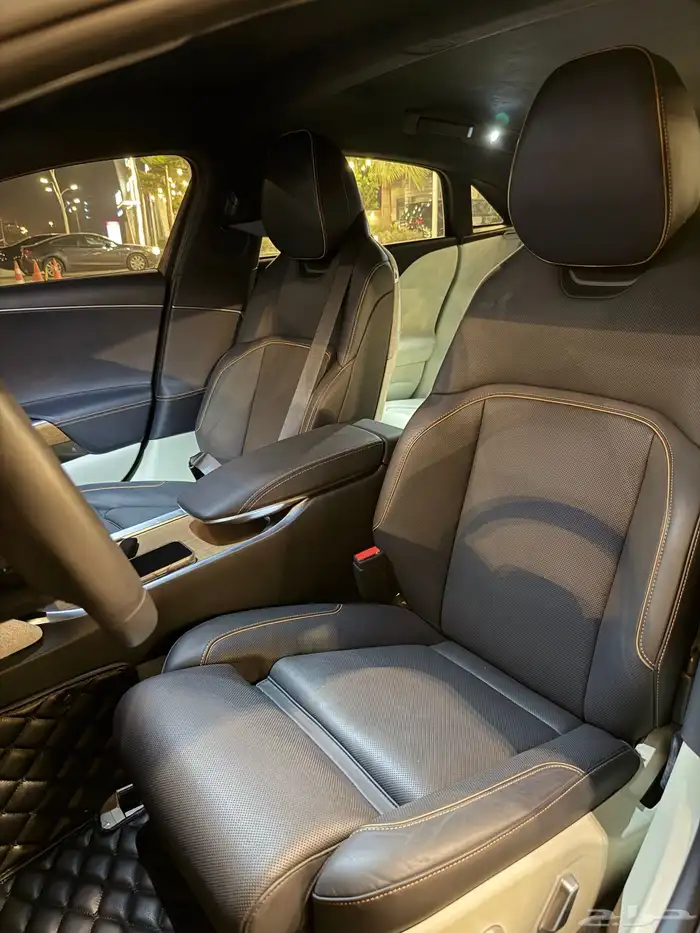 Lucid Air Touring   فخامة كهربائية بمواصفات عالية 10