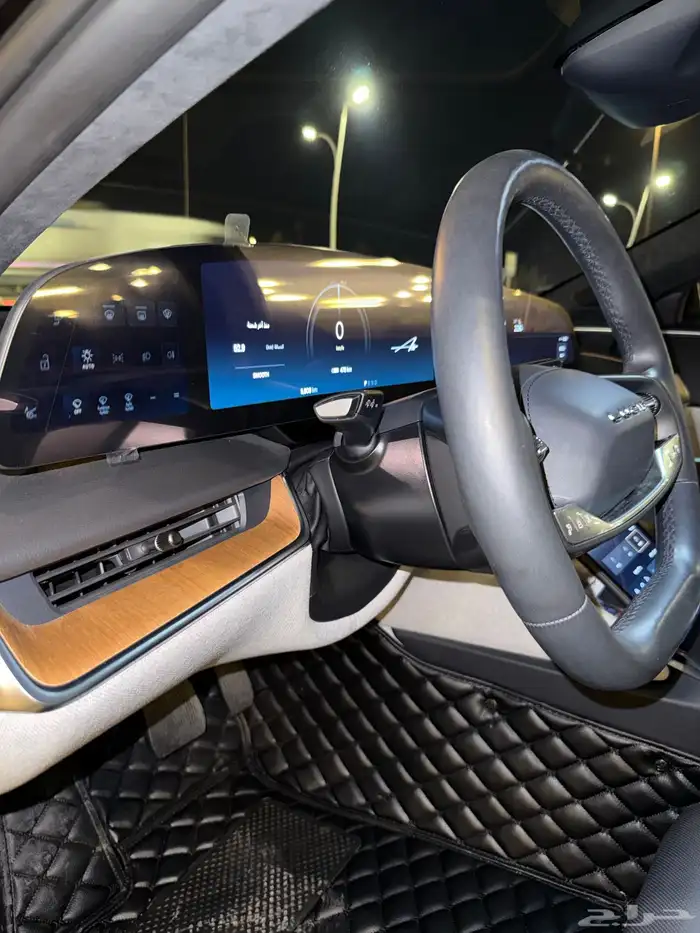 Lucid Air Touring   فخامة كهربائية بمواصفات عالية 19