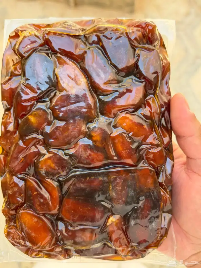 تمر اخلاص على خمسين ريال يا رخص حبه طيبه ونظيف شرط 1