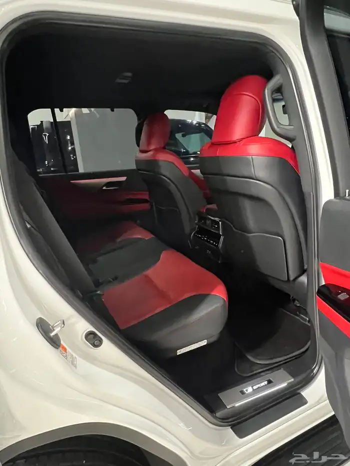 لكزس LX600 اف سبورت 11