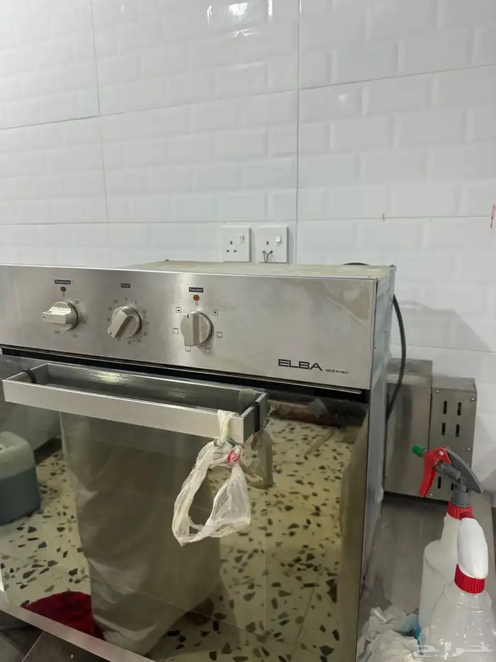 للبيع فرن إيطالي نظيف 1