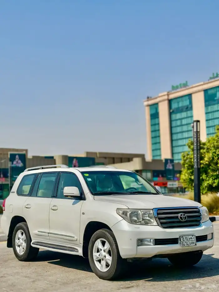 جيب لاندكروزر VXR فل كامل ستين عام 2011 0