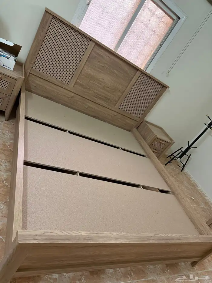 سرير جديد من هوم بوكس 1