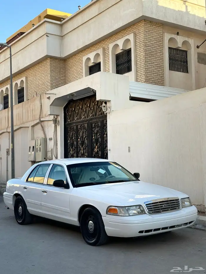 فورد عداد قليل وسعر مميز 6