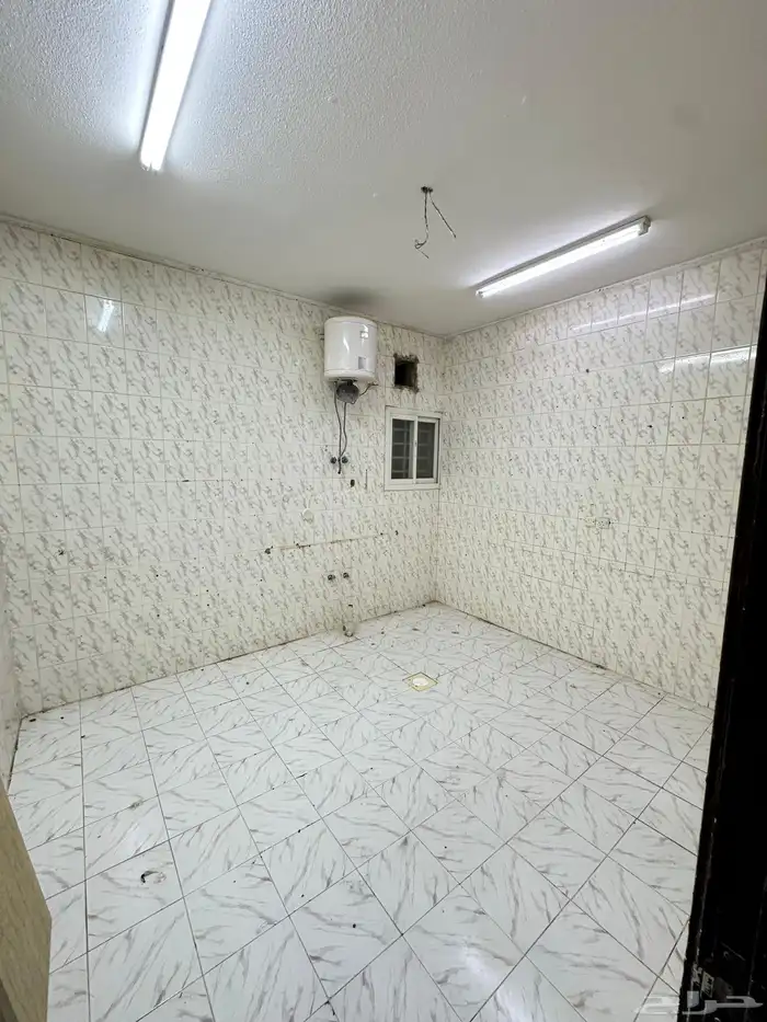 شقة للإيجار بحي اشبيليه 4غرف ب38الف 1