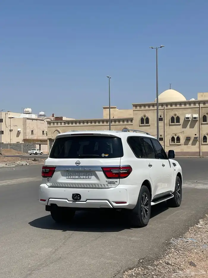 نيسان باترول تيتانيوم ( 8 سلندر ) 2023 فل كامل 24