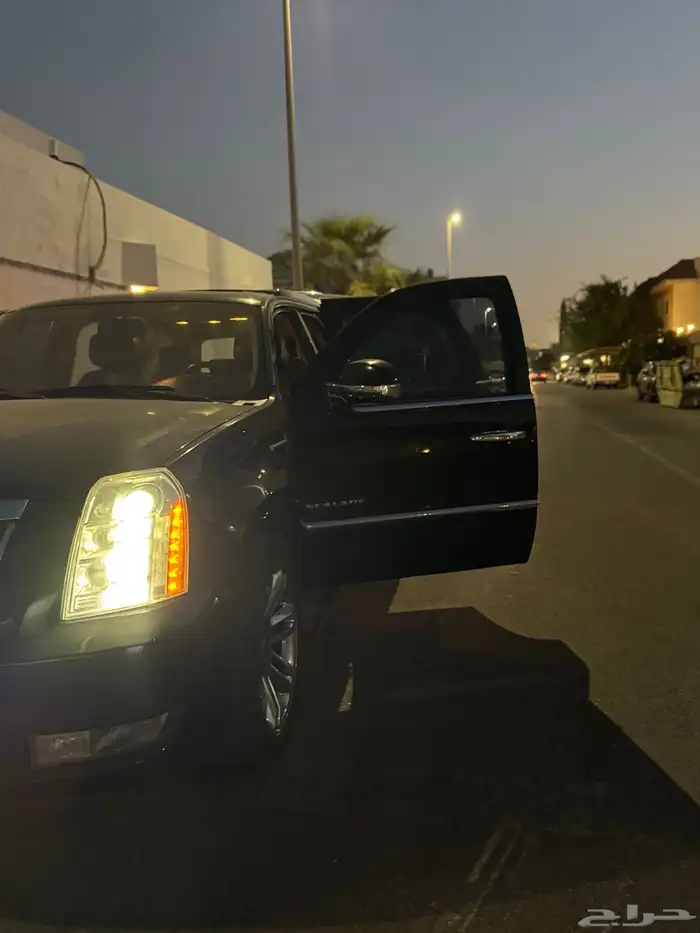 CADILLAC ESCALADE PLATINUM 2