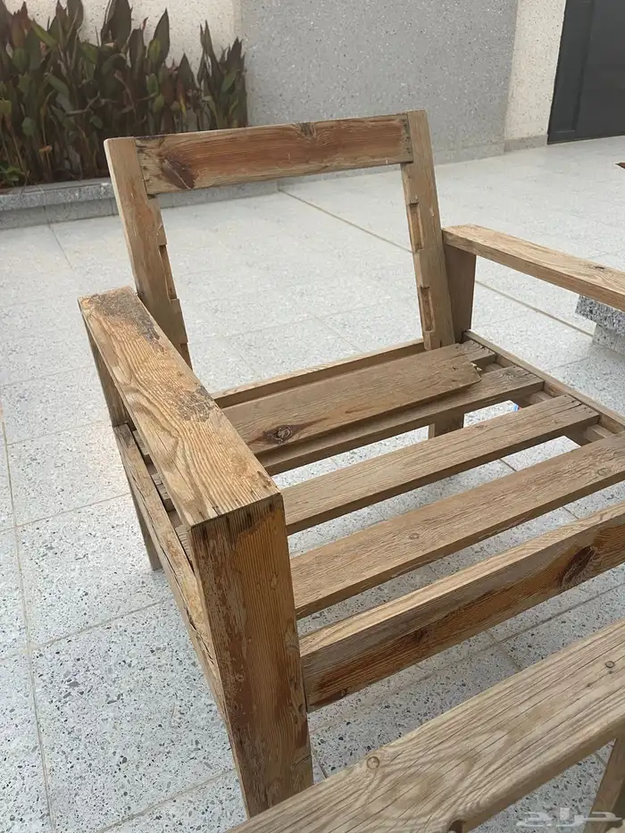 جلسة خارجية خشب مع مخدات 2