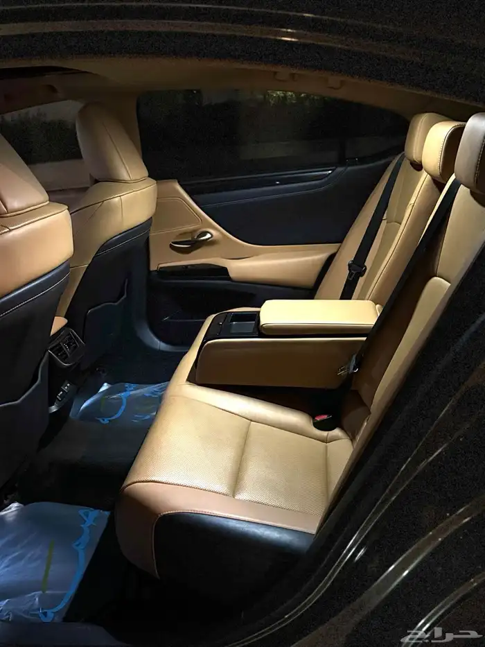 LEXUS ES 250 عبداللطيف جميل 18