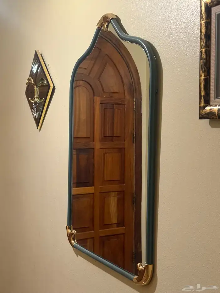 اثاث استعمال نظيف للبيع(ستاير-كنب-دولاب-ثريا-مرايا-سجاد) 8