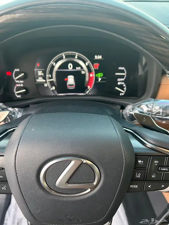 لكزس 2024 LX فئة 600 DD مخززن سعودي 7