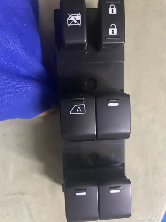 أزرار زجاج نيفارا مديل 2010 جديد في الكرتون 2