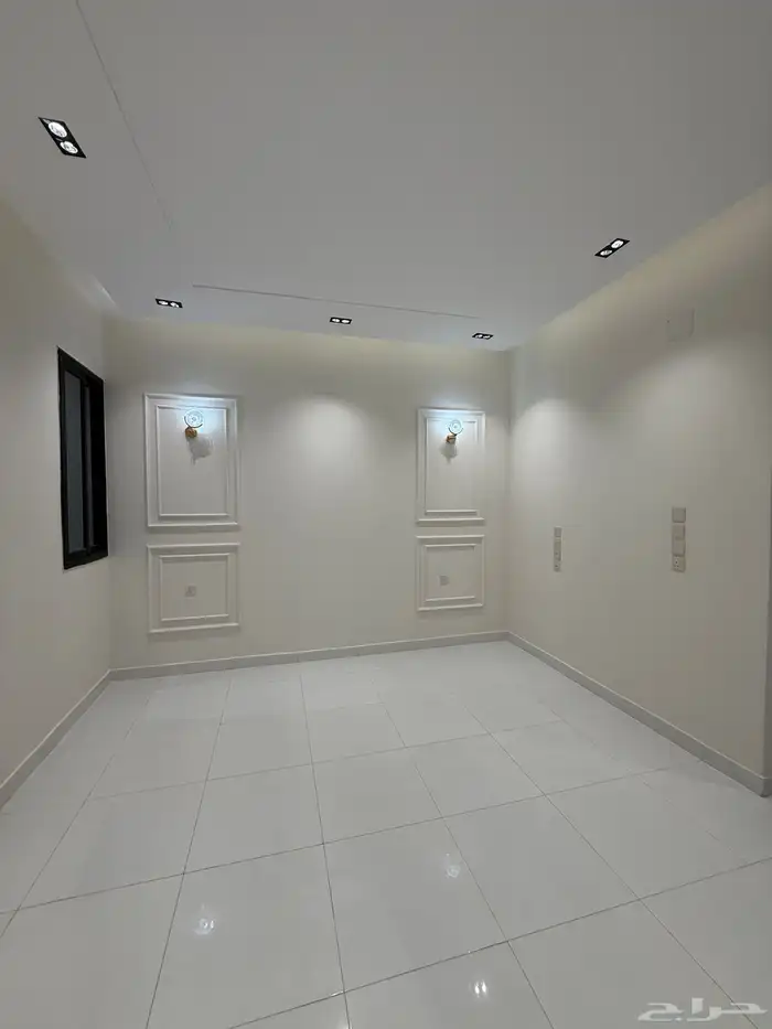 للبيع شقق ارضيه وشقق علويه غرب الخميس حي المعارض 12