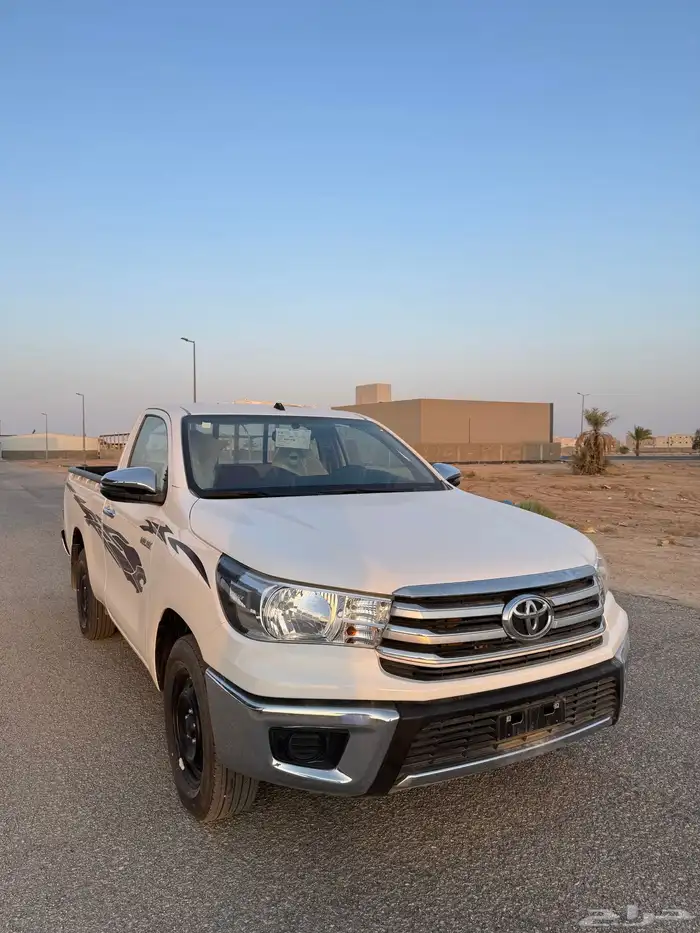 هايلوكس غماره 2023 GLX اصفار بنزين 7