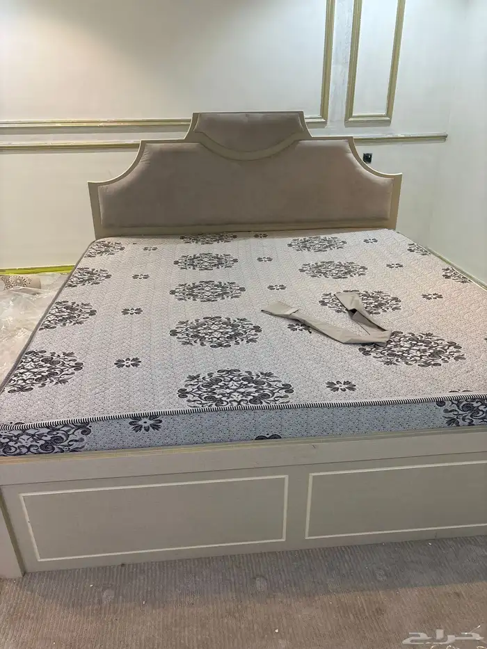 تم البيع 2 كمودينا وسرير مترين في مترين وتسريحه 6