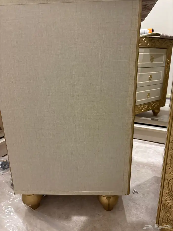 تم البيع 2 كمودينا وسرير مترين في مترين وتسريحه 12