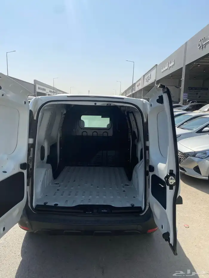 رينو دوكو 4