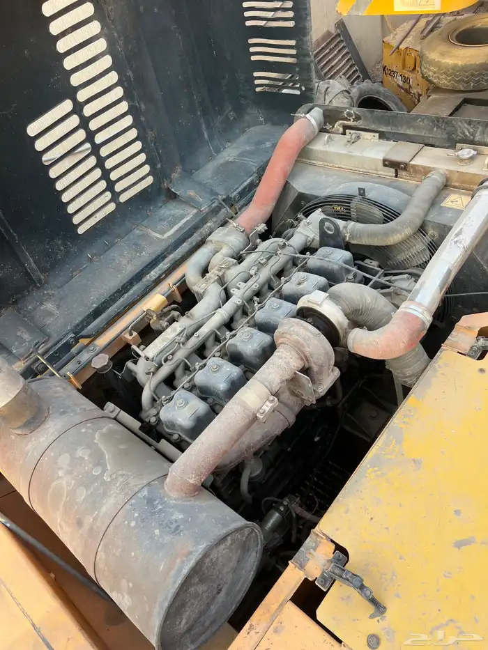 عدد 2 بوكلينات هونداي حجم 300 موديل 2014 و 2013 5