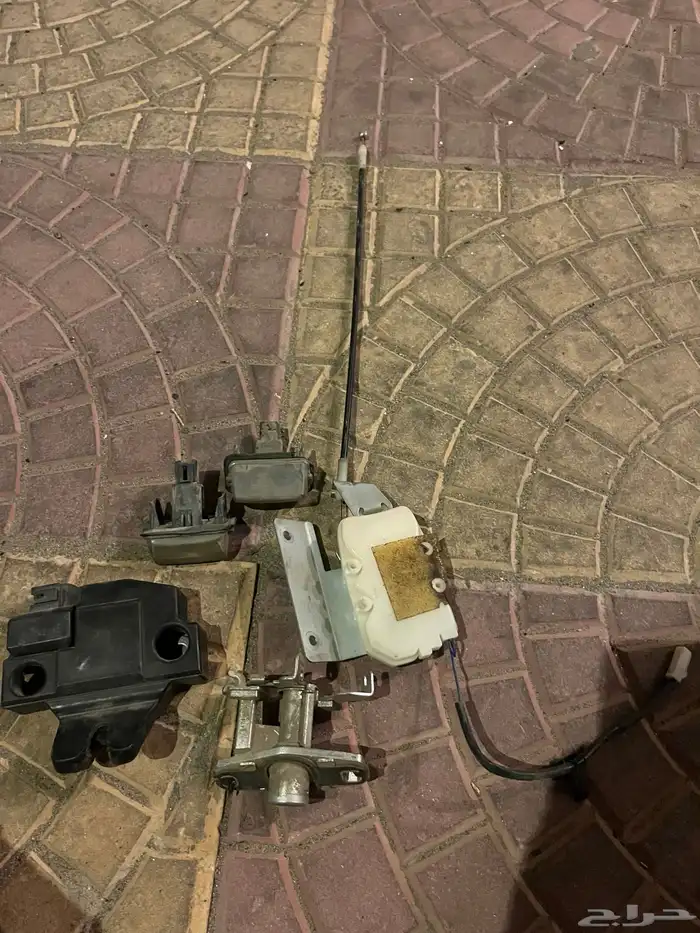 قفل شنطة كامري 2015 4