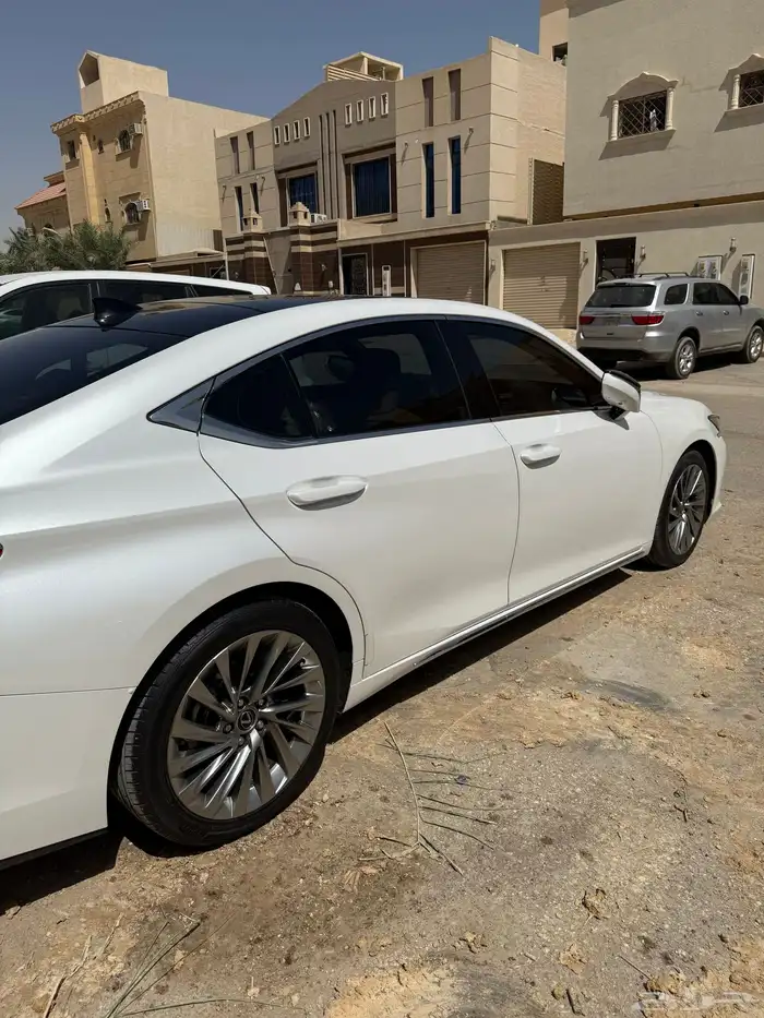 لكزس 350 Es فل كامل 4