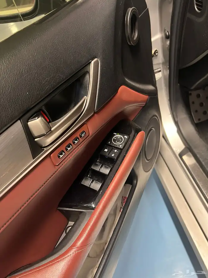 لكزسGs350 Fsport (لوح اماراتية) 16