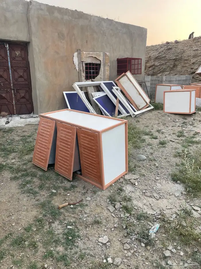 دولايب للبيع وشبابيك 1