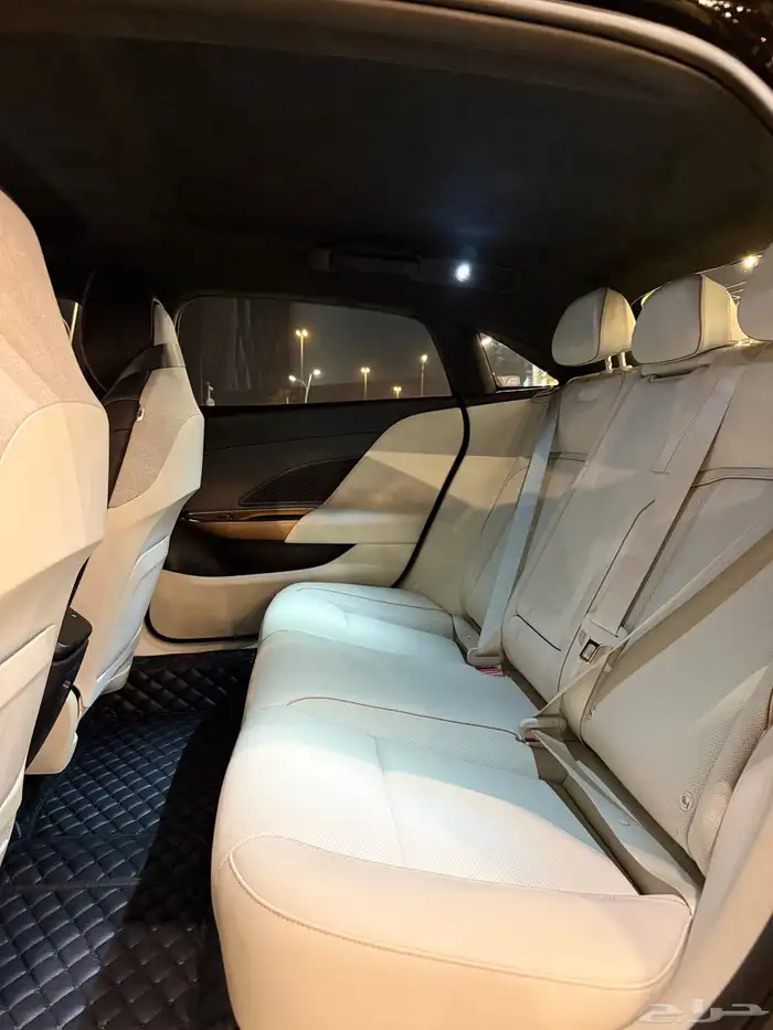 Lucid Air Touring   فخامة كهربائية بمواصفات عالية 14