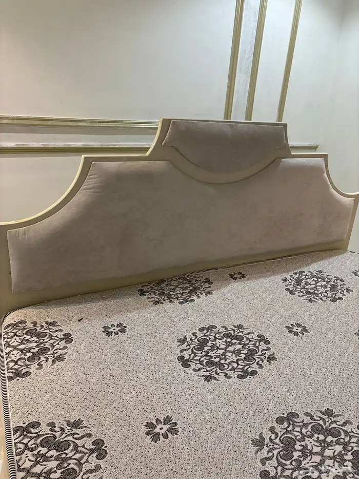 تم البيع 2 كمودينا وسرير مترين في مترين وتسريحه 4