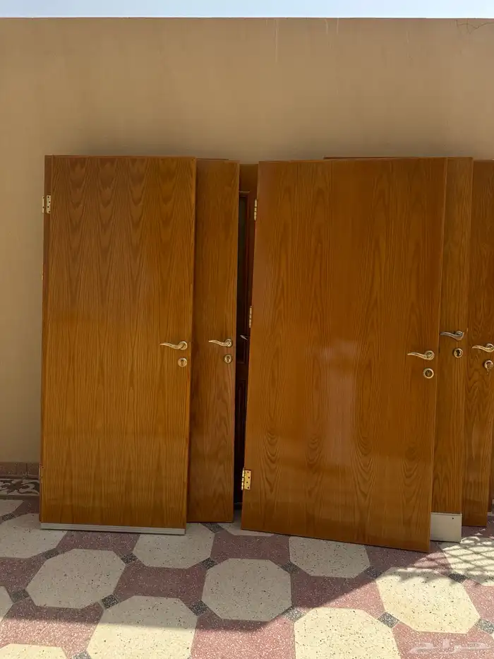 أبواب خشب للبيع بحالة ممتازة جدا 3