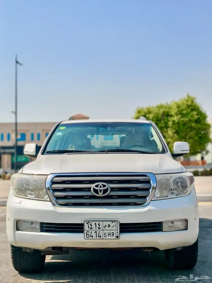 جيب لاندكروزر VXR فل كامل ستين عام 2011 6