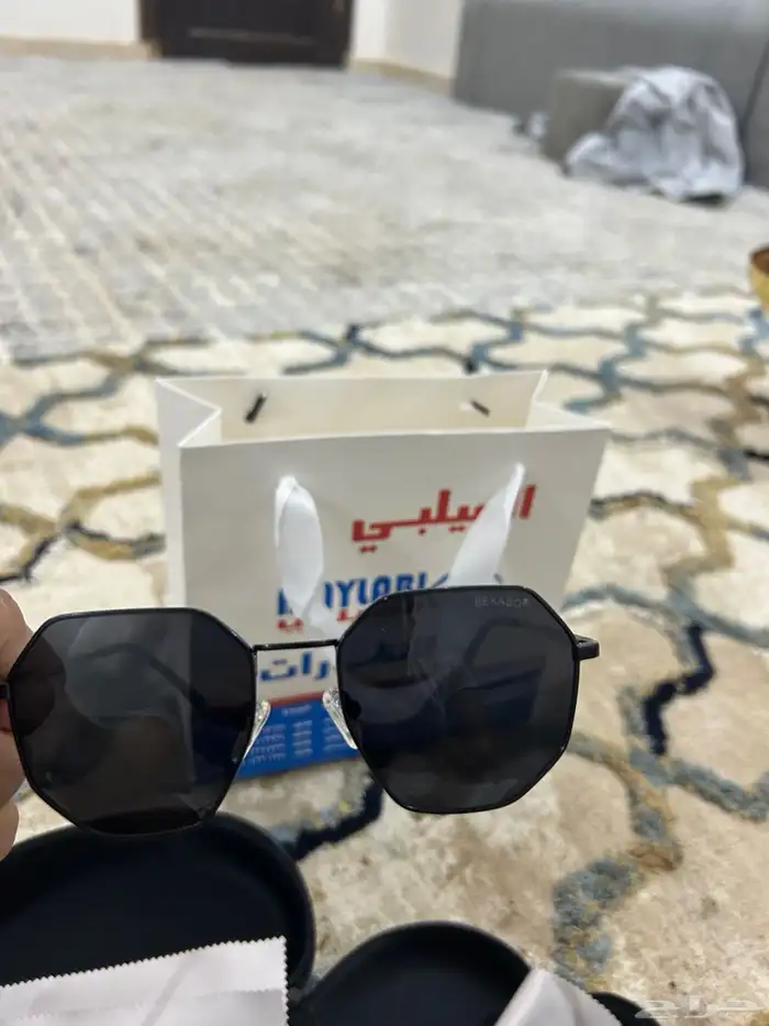 نظارة شمسية ماركة معروفه جديده لم تلبس شراء قبل ساعه 1