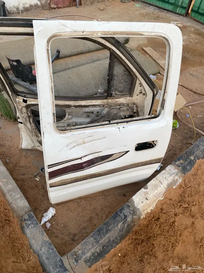 باب هايلوكس للبيع 3