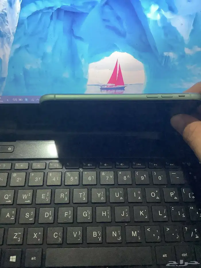 ايفون 11 العادي 10