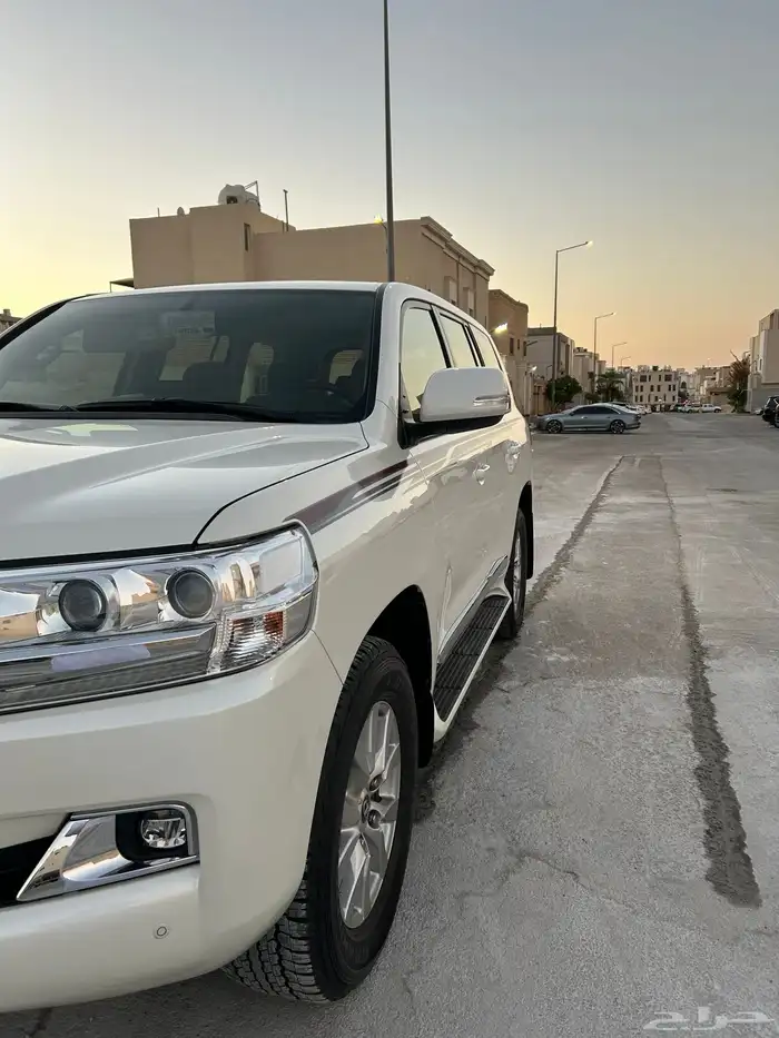لاندكروزر 2020 وارد قطر نضيف جدا 6