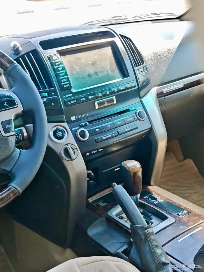 جيب لاندكروزر VXR فل كامل ستين عام 2011 49