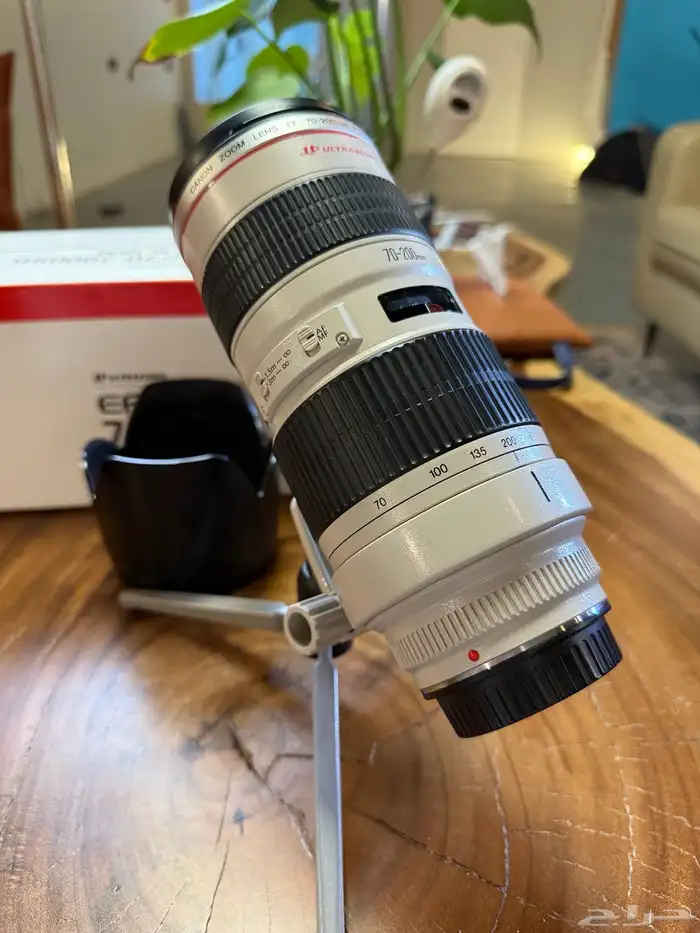 عدسة زوم كانون   Canon 70-200 f 2.8 1
