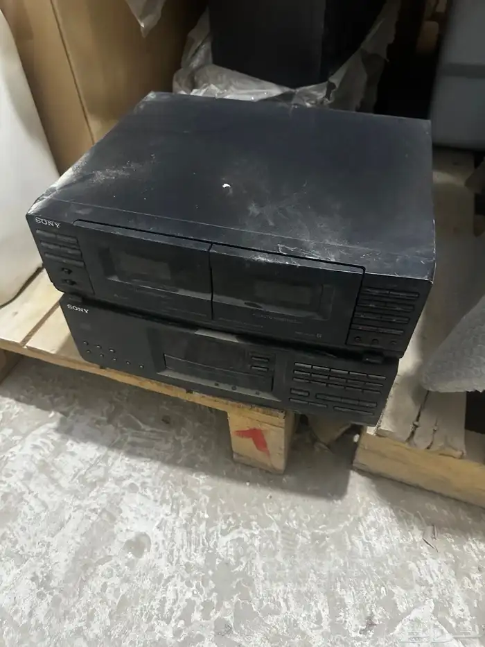 متوفر تسجيلات سوني اصلي 1