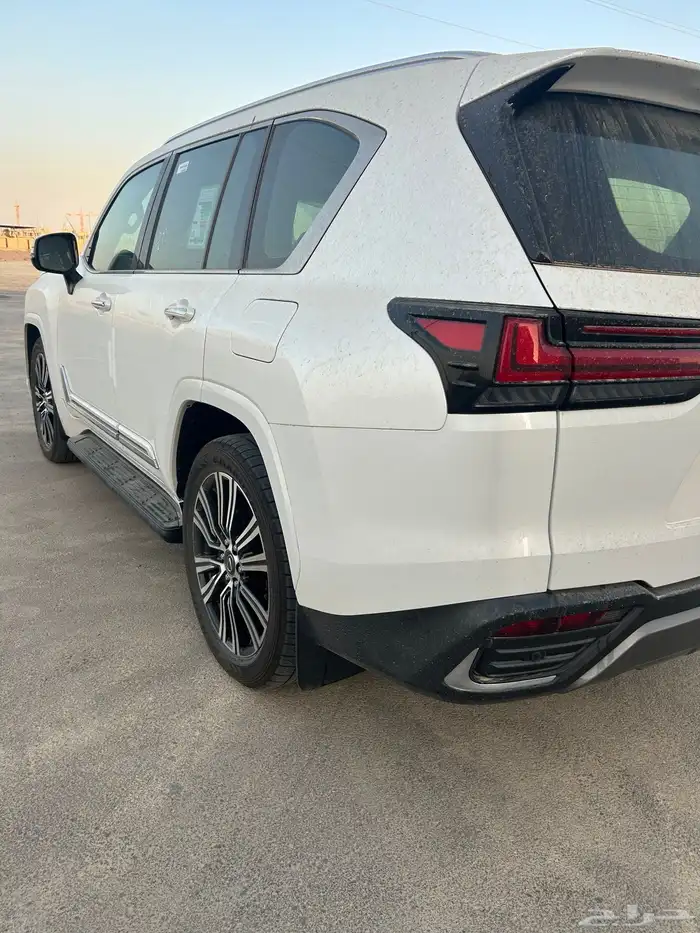 لكزس 2024 LX فئة 600 DD مخززن سعودي 5
