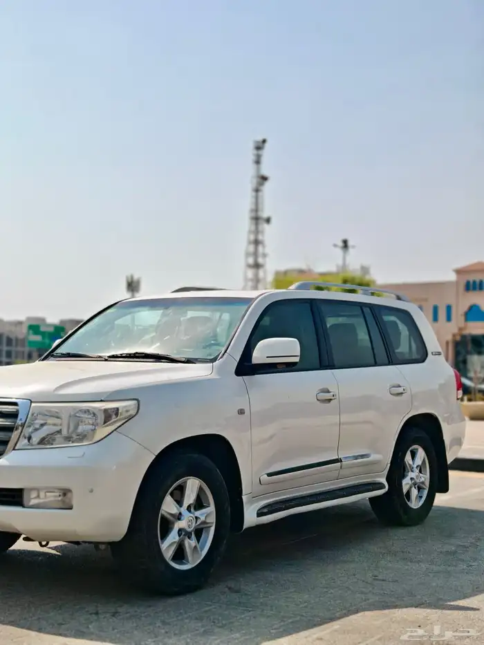 جيب لاندكروزر VXR فل كامل ستين عام 2011 8