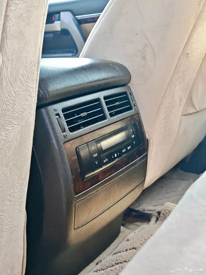جيب لاندكروزر VXR فل كامل ستين عام 2011 66