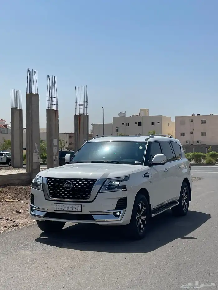 نيسان باترول تيتانيوم ( 8 سلندر ) 2023 فل كامل 3