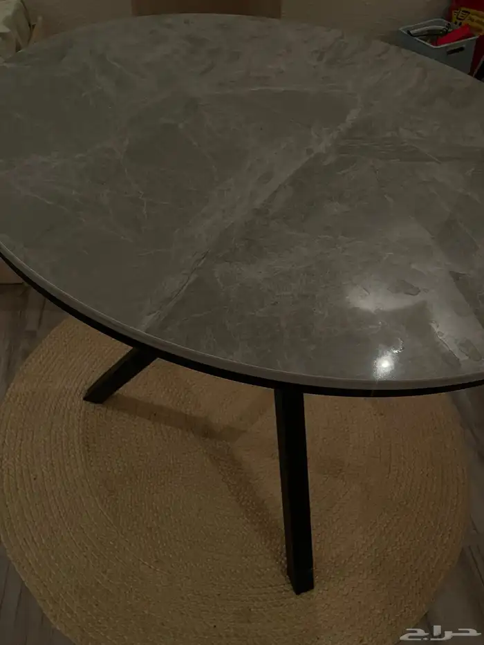 طاولة رخام و كرسي 0