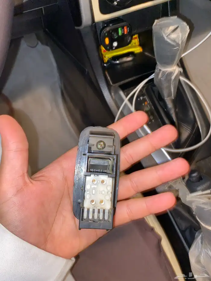 سوتش بيج اصلي نضيف يمين سوتش مخشب يسار في ملا حضه بسيطه جدا 3