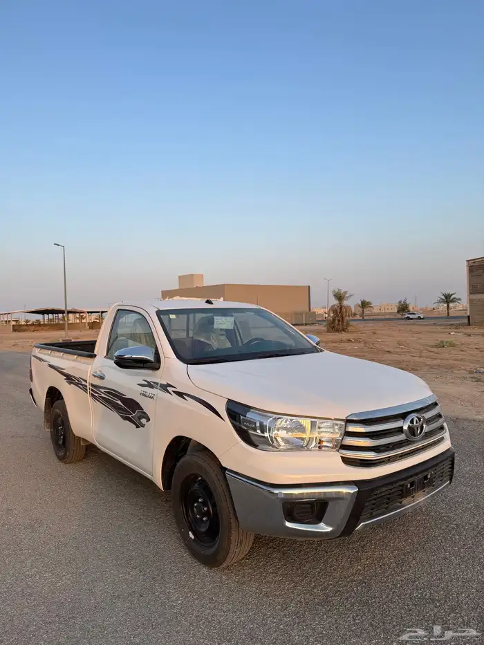 هايلوكس غماره 2023 GLX اصفار بنزين 6