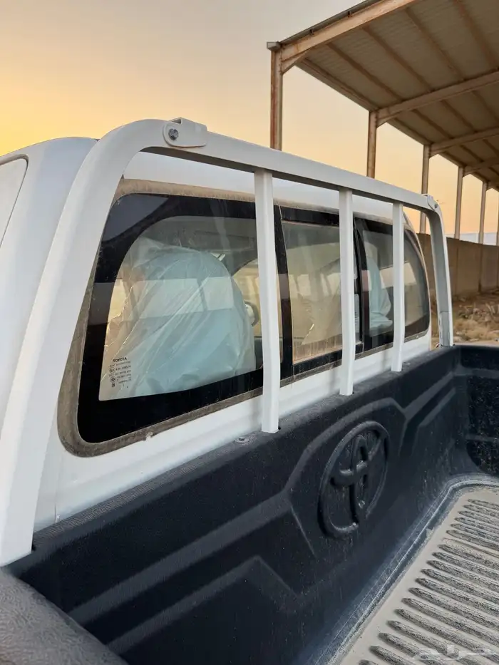 هايلوكس غماره 2023 GLX اصفار بنزين 40