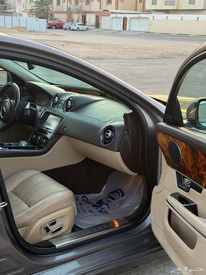 جاكور XJL 2011 9