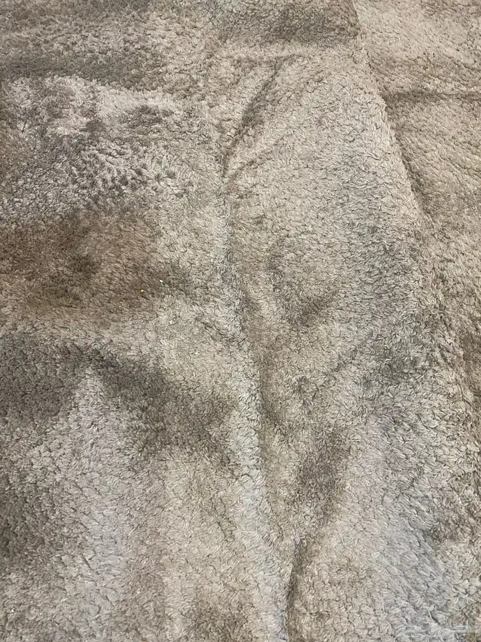 للبيع فرشة مقاس 4 4 جيده وطاوله اسود نظيفة الموقع القصيم ال 2