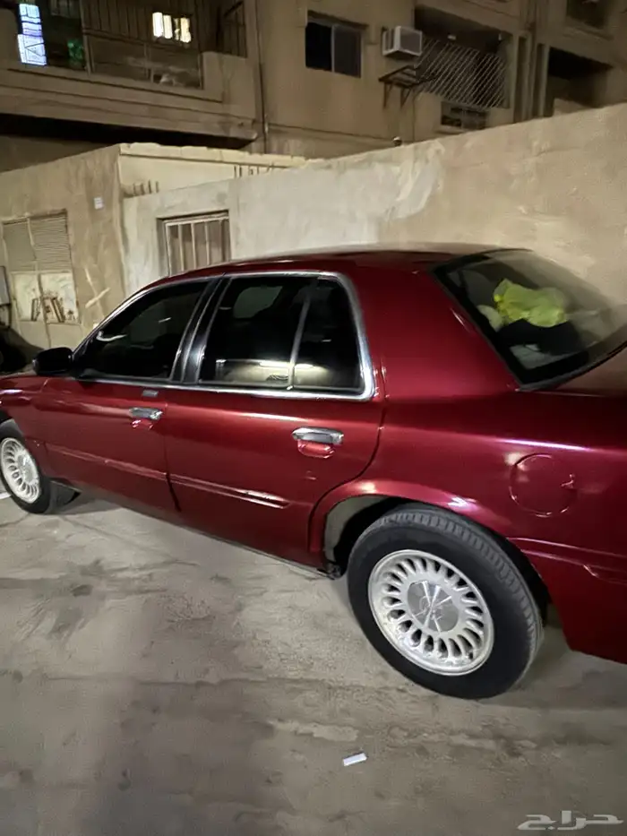 فورد جراند ماركيز 2000 1