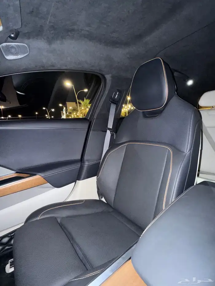 Lucid Air Touring   فخامة كهربائية بمواصفات عالية 30