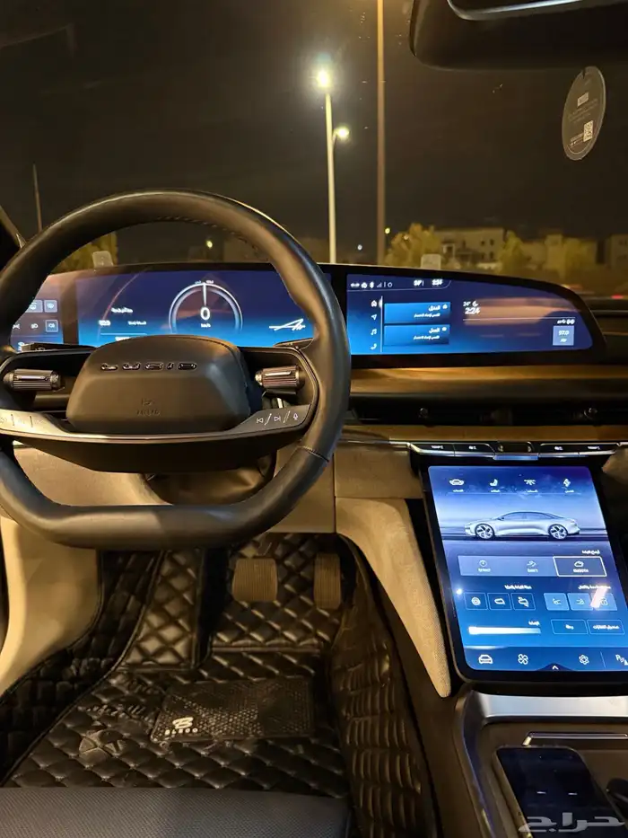 Lucid Air Touring   فخامة كهربائية بمواصفات عالية 18